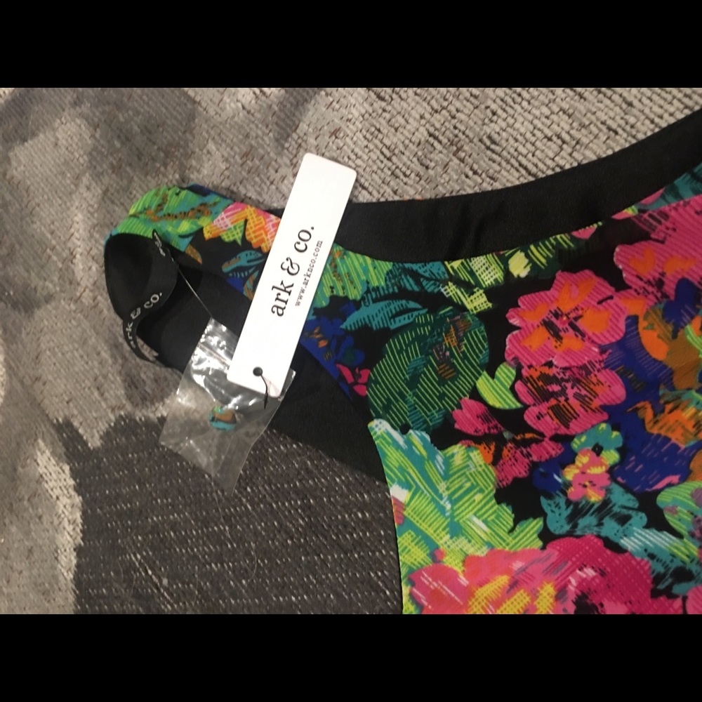 Bright pattern dress - Picture 4 of 4